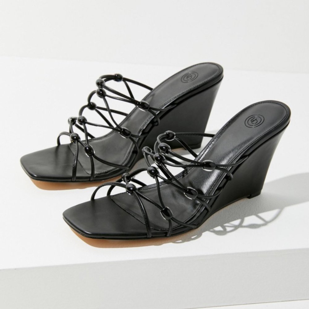 UO Vivian Beaded Black Wedge, 8, NWOT